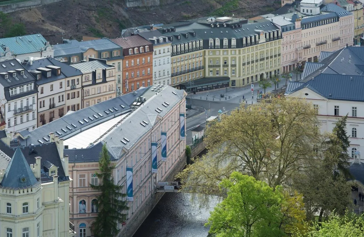 Hotel Kolonada Karlovy Vary 4*,